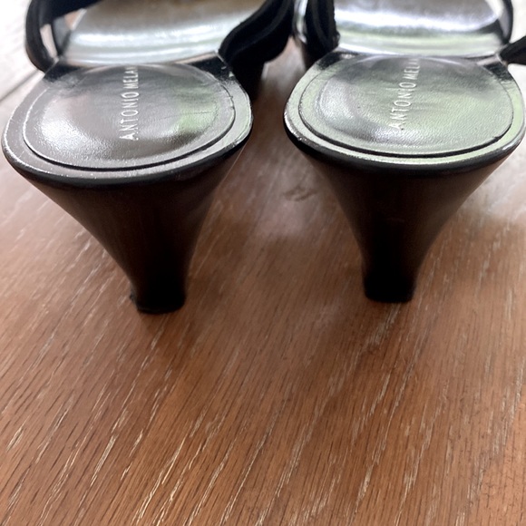 New Antonio Melani Leather Kitten Heel Silver Chain Detail Sandals - Picture 3 of 7